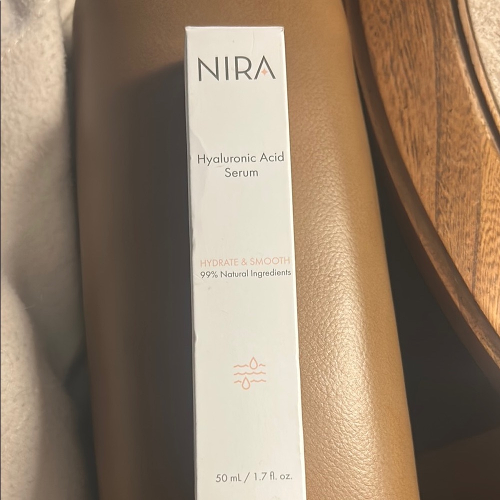 Hyaluronic Acid Serum - White